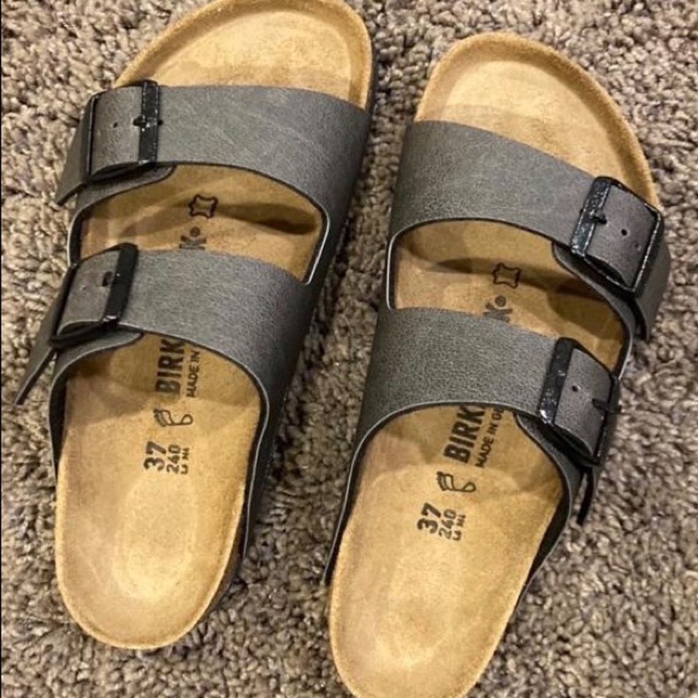 Birkenstock’s Arizona Eu Size 37/ U.S size 6-6.5